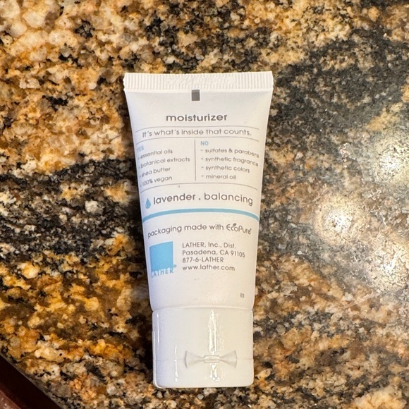 THE LATHER BARN Other - THE LATHER BARN Lavender Balancing Moisturizer - White
